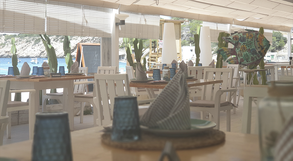 Producto local de Ibiza a pie de playa: restaurante Ca Na Sofía