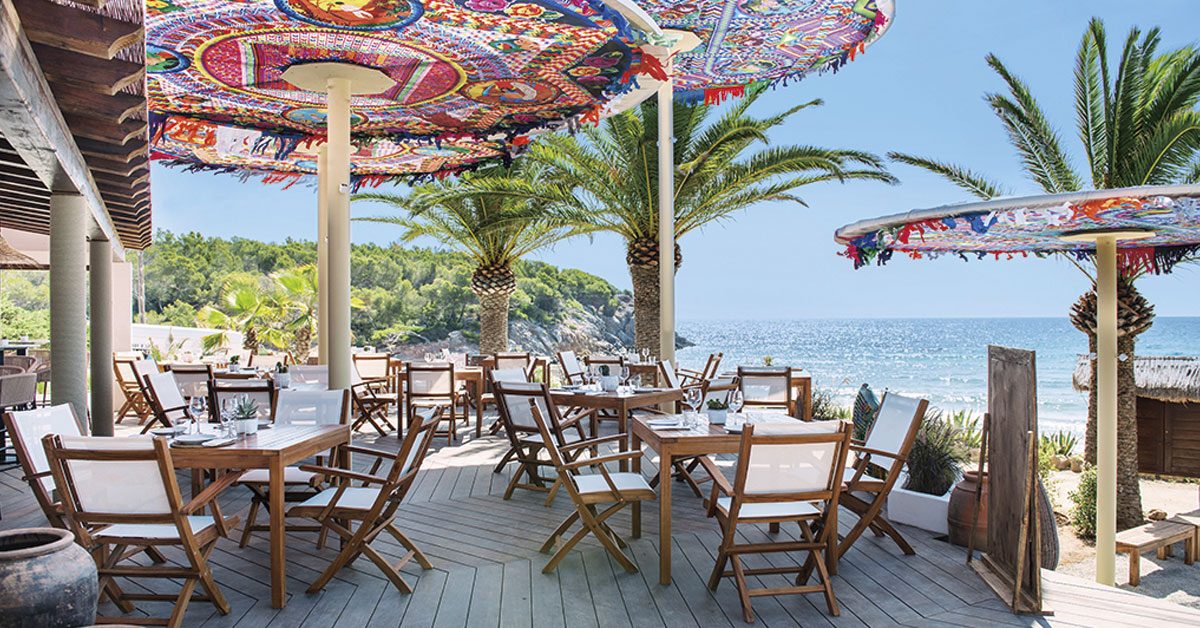 Las mejores terrazas de nuestros restaurantes de playa en Ibiza