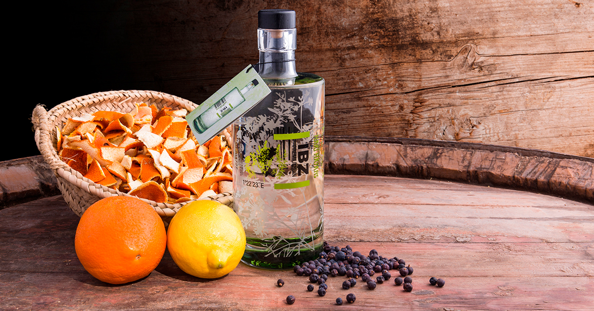 Glasses with Ibizan gin