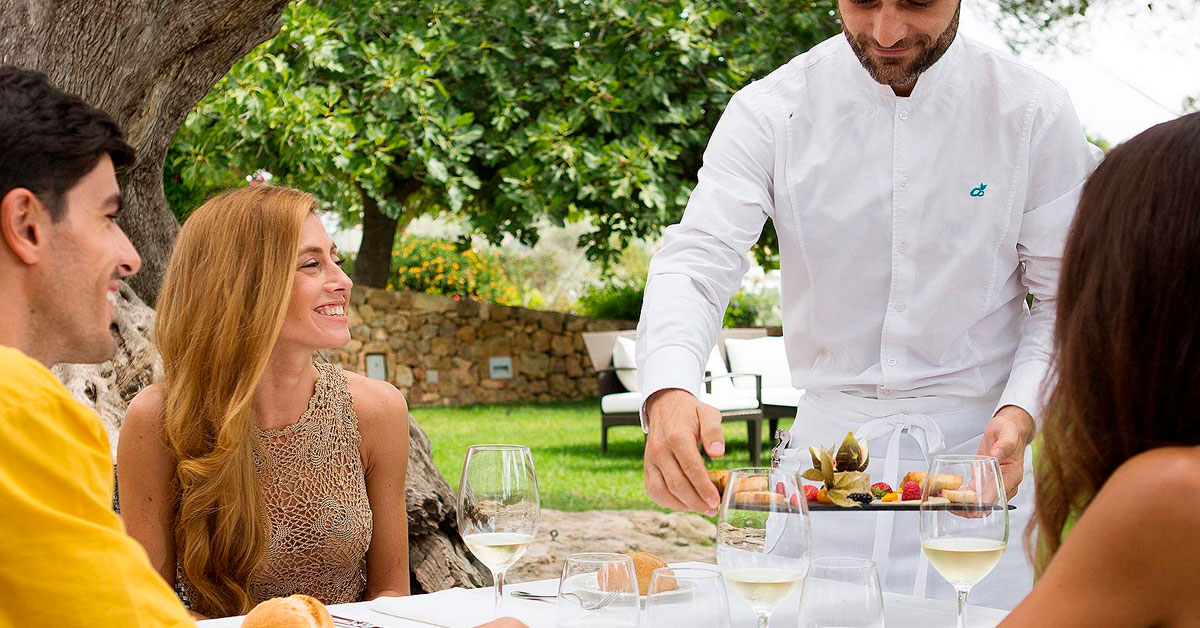 Eating in an agritourism in Santa Eulalia, Ibiza